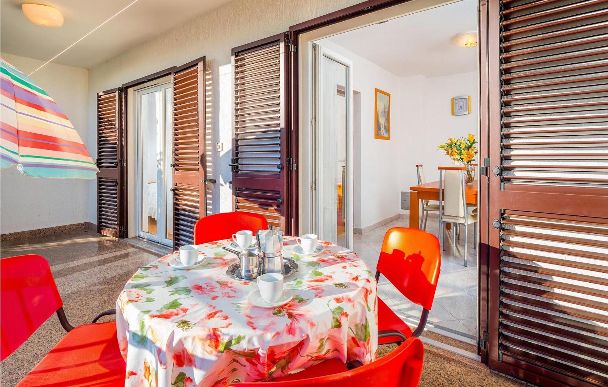 Awesome Apartment In Labin With Wifi Raša Eksteriør billede